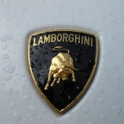 lamborghini-1104868_640