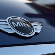 mini-934311_640